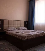 "2х-местный с двуспальной кроватью"