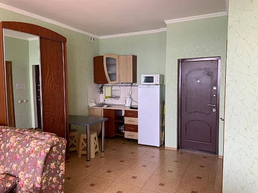 "С видом и шумом моря" квартира-студия, Ялта Фото: 4 из 12