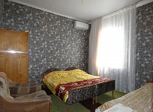 Лдзаа Комната в 3х-комнатной квартире Рыбзаводская 88 кв 10 - квартиры снять посуточно