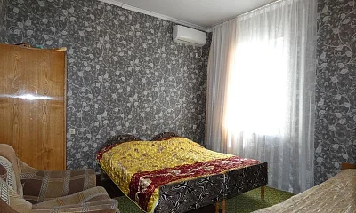 Комната в 3х-комнатной квартире Рыбзаводская 88 кв 10, Лдзаа Фото: 1 из 13