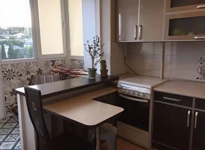 Отдых в Алуште   Кипарисная 2 кв 42 - квартиры снять посуточно