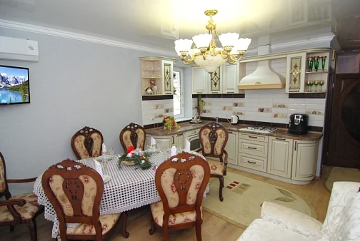 1-комнатная квартира в частном доме Саранчева 37, Алушта Фото: 4 из 7