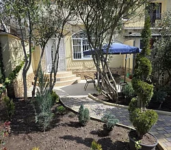 "На Набережной с двором и парковкой" 2х-комнатная квартира