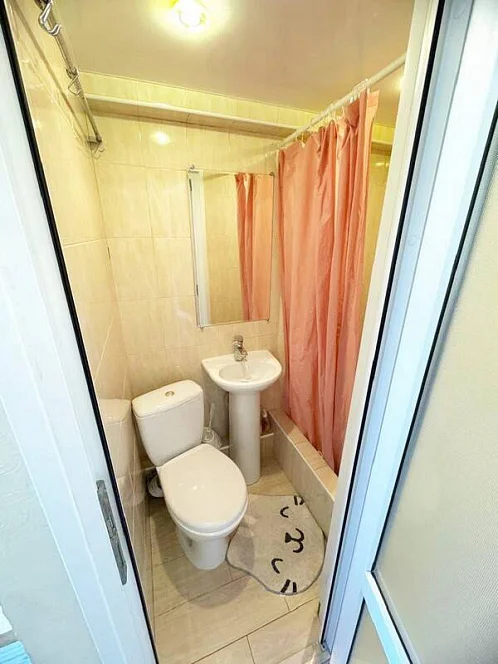 "Двухуровневая" 1-комнатная квартира, Геленджик Фото: 11 из 11