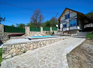 "Шале в горах Крыма" дом  Бахчисарай