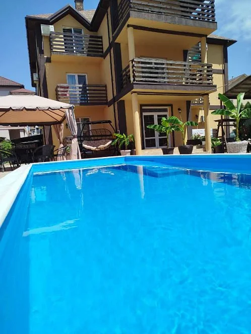 "Калифорния" мини-гостиница, Новофёдоровка Фото: 2 из 47