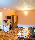 "1-комнатный с раздельными кроватями с удобствами и вентилятором"