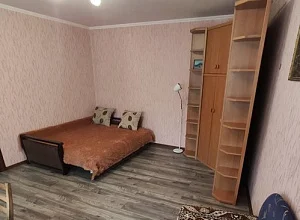 "С отдельным двором" 2х-комнатный дом  Евпатория