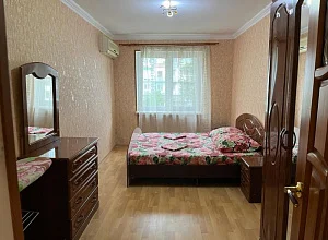 Отдых в Гагре 3х-комнатная  Абазгаа 53/4 кв 82 - снять посуточно