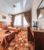 "Полулюкс с двумя односпальными кроватями"