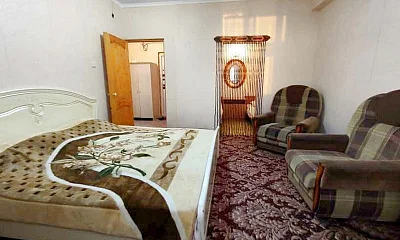 1-комнатная квартира Лакоба 3 кв 58, Гагра Фото: 1 из 17