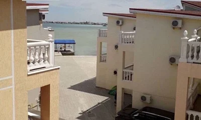 Таунхаус под-ключ Центральная 32, Мирный Фото: 1 из 14