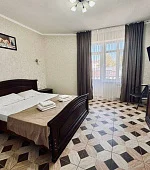 "Люкс 2х-комнатный" с балконом 5-местный