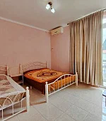 "Стандарт с балконом"