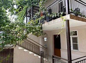 "У Адгура" гостевой дом Цандрипш