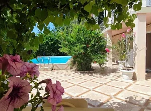  отель "Дом с бассейном" - снять номер