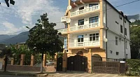 "Золотая вилла Бугенвиллия" гостевой дом, Гагра