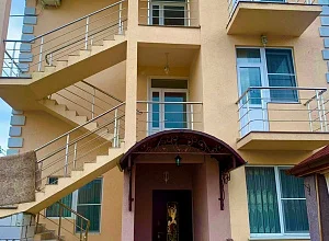 "На Львовской" гостевой дом Вардане