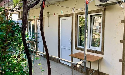 Частное домовладение ул. Красных Партизан, Геленджик Фото: 1 из 30