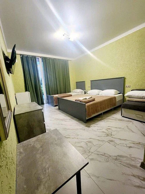 "У Ларисы" гостевой дом, Гагра Фото: 32 из 48