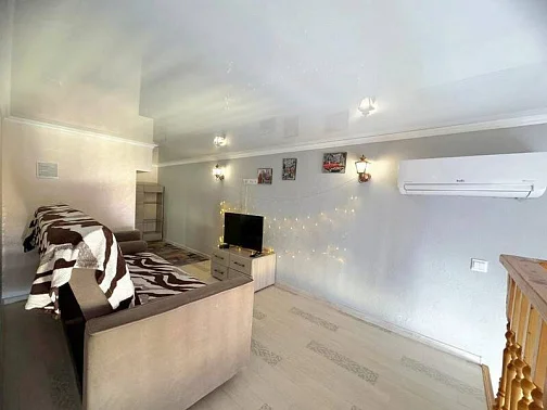 "Двухуровневая" 1-комнатная квартира, Геленджик Фото: 8 из 11