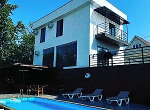 "С баней и подогреваемым бассейном" коттедж  Адлер