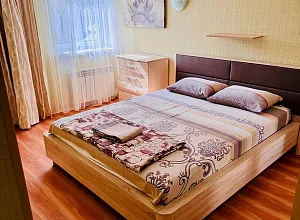 Евпатория 3х-комнатная  на земле Поворотная 3 кв 1 - квартиры снять посуточно