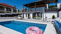 "Апартаменты Люкс с террасой и бассейном" апарт-отель, Абрау-Дюрсо