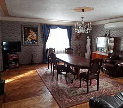 4х-комнатная квартира Лакоба 58 кв 4