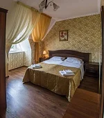 "Полулюкс с балконом" 4х-местный