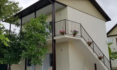 Гостевой дом 12-й проезд Братьев Эзугбая 29, Сухум Фото: 1 из 21