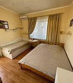 "Люкс" (с двориком и кухней)