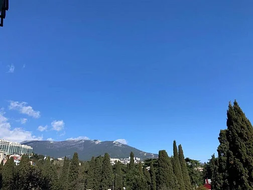 "Современная квартира в центре Ялты" 2х-комнатная квартира, Ялта Фото: 3 из 17