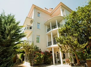 "Вилла Агния" гостевой дом Алупка