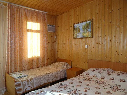 "Дом Ерванта" частный сектор, Пицунда Фото: 41 из 50