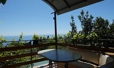 Частный сектор Ленина 17 кв 12, Алупка Фото: 1 из 26