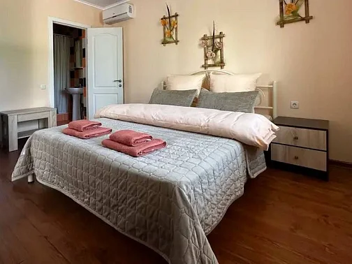 "Family Hotel" гостевой дом, Бердянск Фото: 8 из 24
