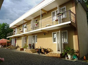 "Леон" гостевой дом Вардане