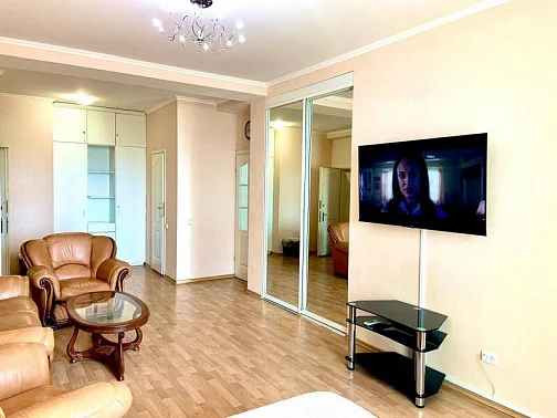 "Современная квартира в центре Ялты" 2х-комнатная квартира, Ялта Фото: 8 из 17