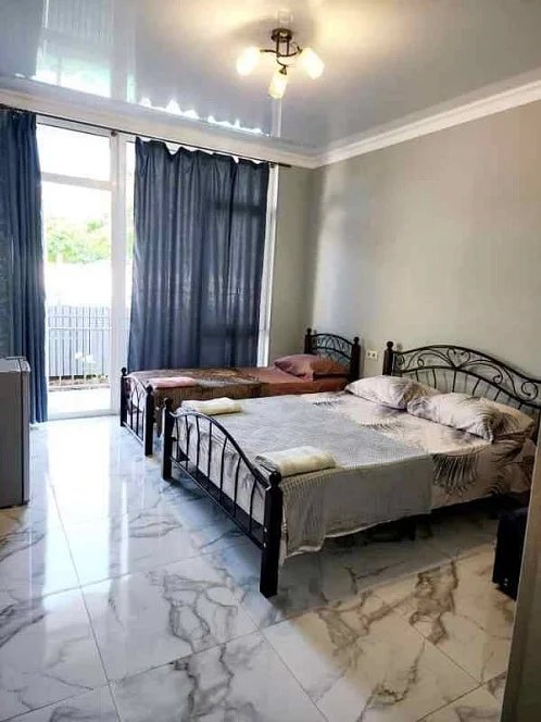 "У Ларисы" гостевой дом, Гагра Фото: 32 из 51