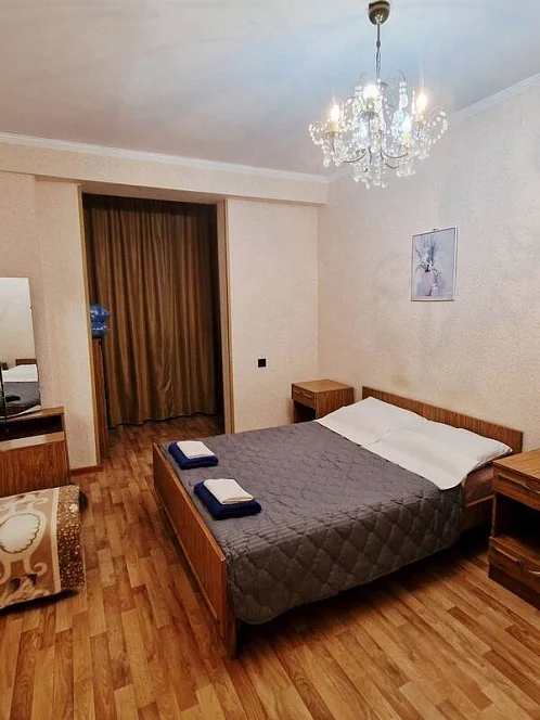 4х-комнатная квартира Агрба 18 кв 66, Пицунда Фото: 15 из 21