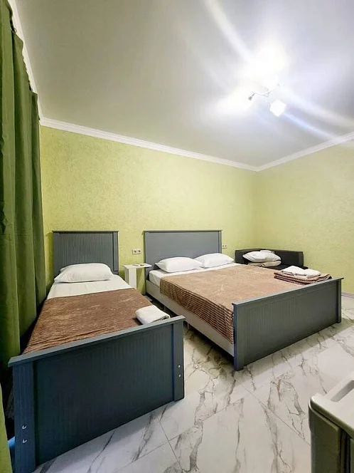 "У Ларисы" гостевой дом, Гагра Фото: 25 из 51