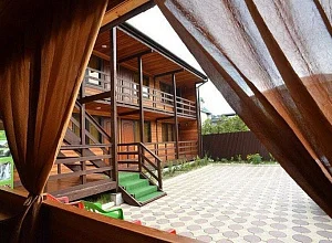 "Вуд Хаус" гостевой дом Сухум