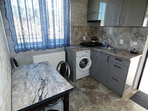 1-комнатный этаж под-ключ Куйбышева 5 кв 32, Феодосия Фото: 4 из 15