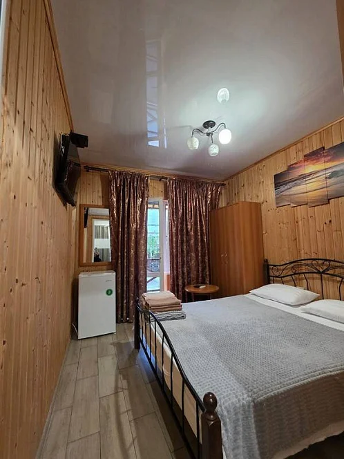 "У Ларисы" гостевой дом, Гагра Фото: 12 из 48