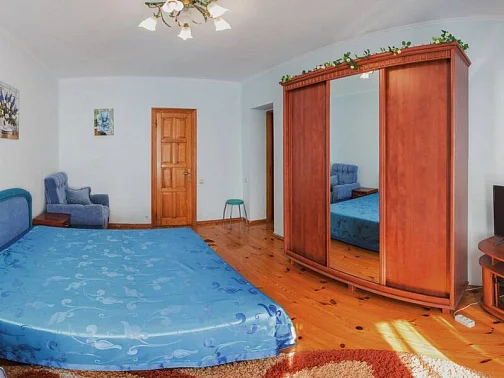 Комплекс эллингов "Дельфин" (номера у Марии), Алушта Фото: 37 из 53
