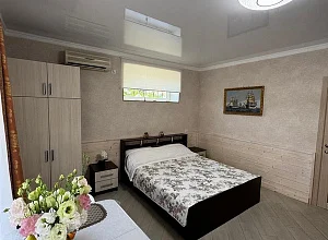 Отдых в Геленджике "Уютная студия с двориком №1"  - квартиры снять посуточно