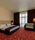 "Стандарт без балкона" с видом на горы