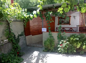 Дом  Санаторная 12 Гурзуф
