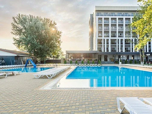 "SUNRISE Park Hotel Relax&Spa" парк-отель, Джемете Фото: 2 из 51